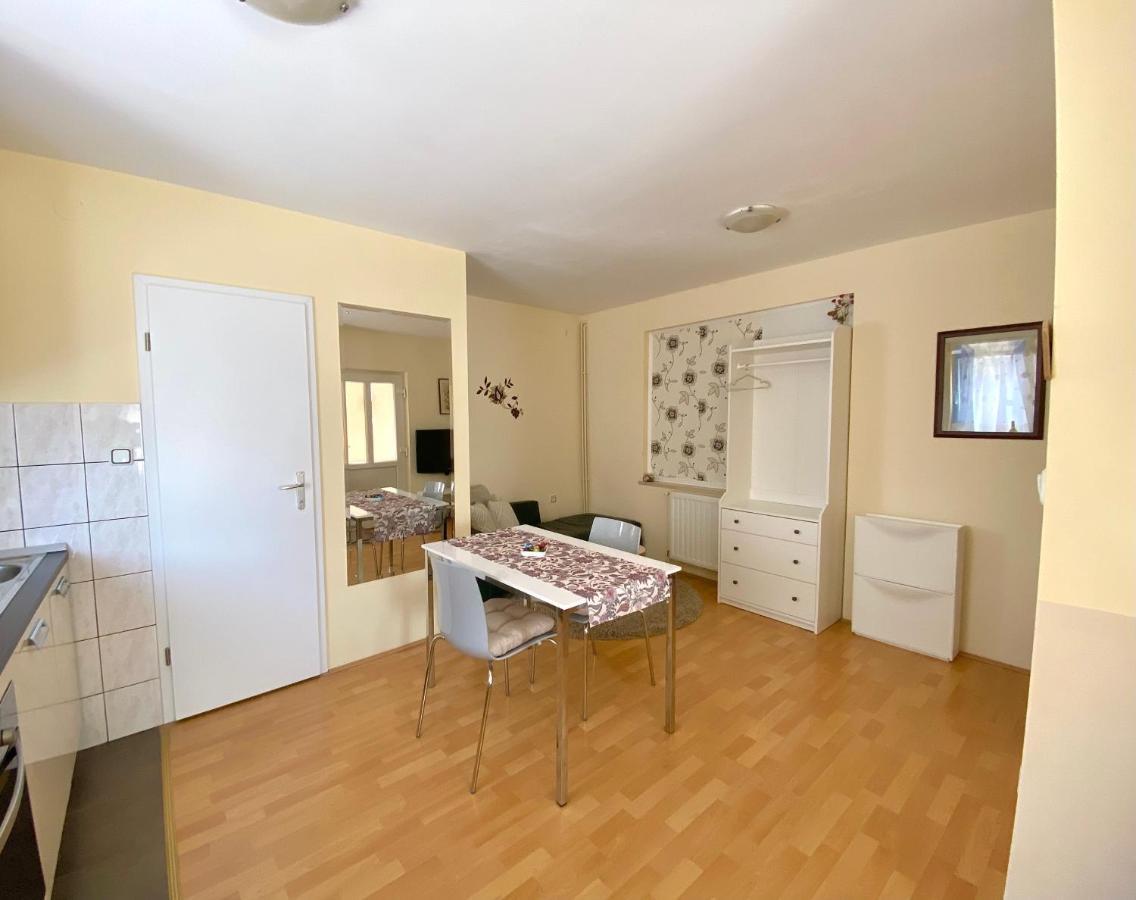 Apartman Lucija Gradici Eksteriør billede