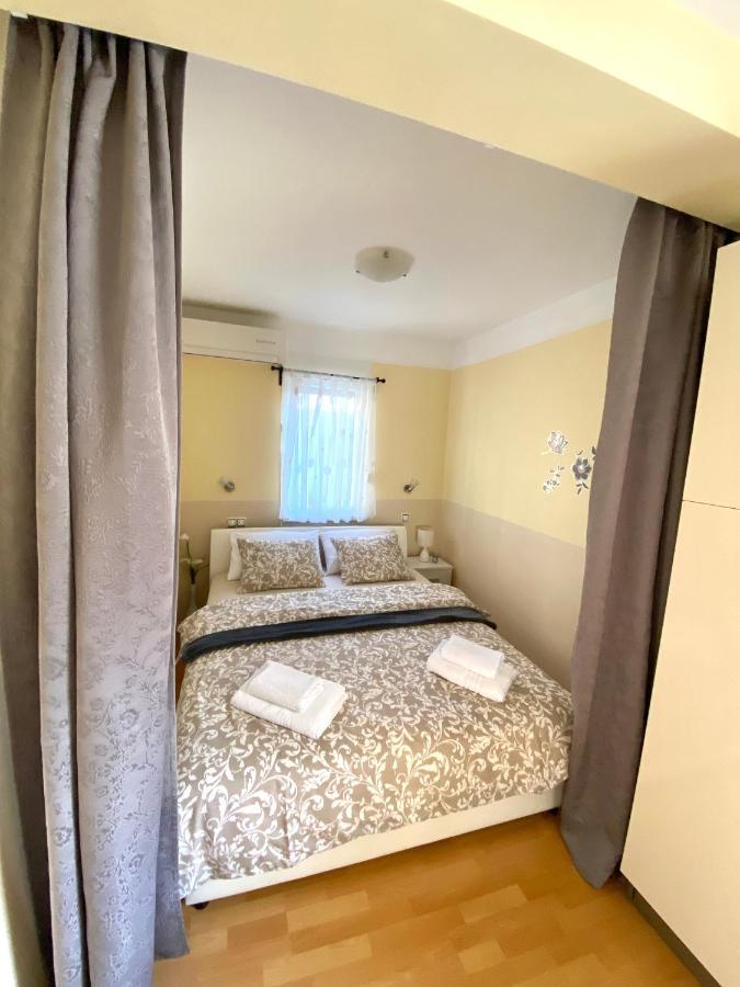 Apartman Lucija Gradici Eksteriør billede
