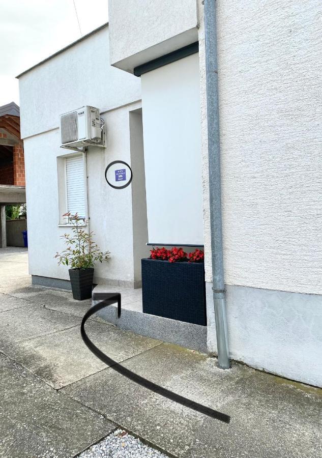 Apartman Lucija Gradici Eksteriør billede